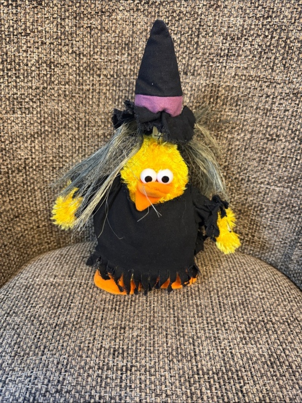 Dandee Duck in Witch Costume - animated sings dances